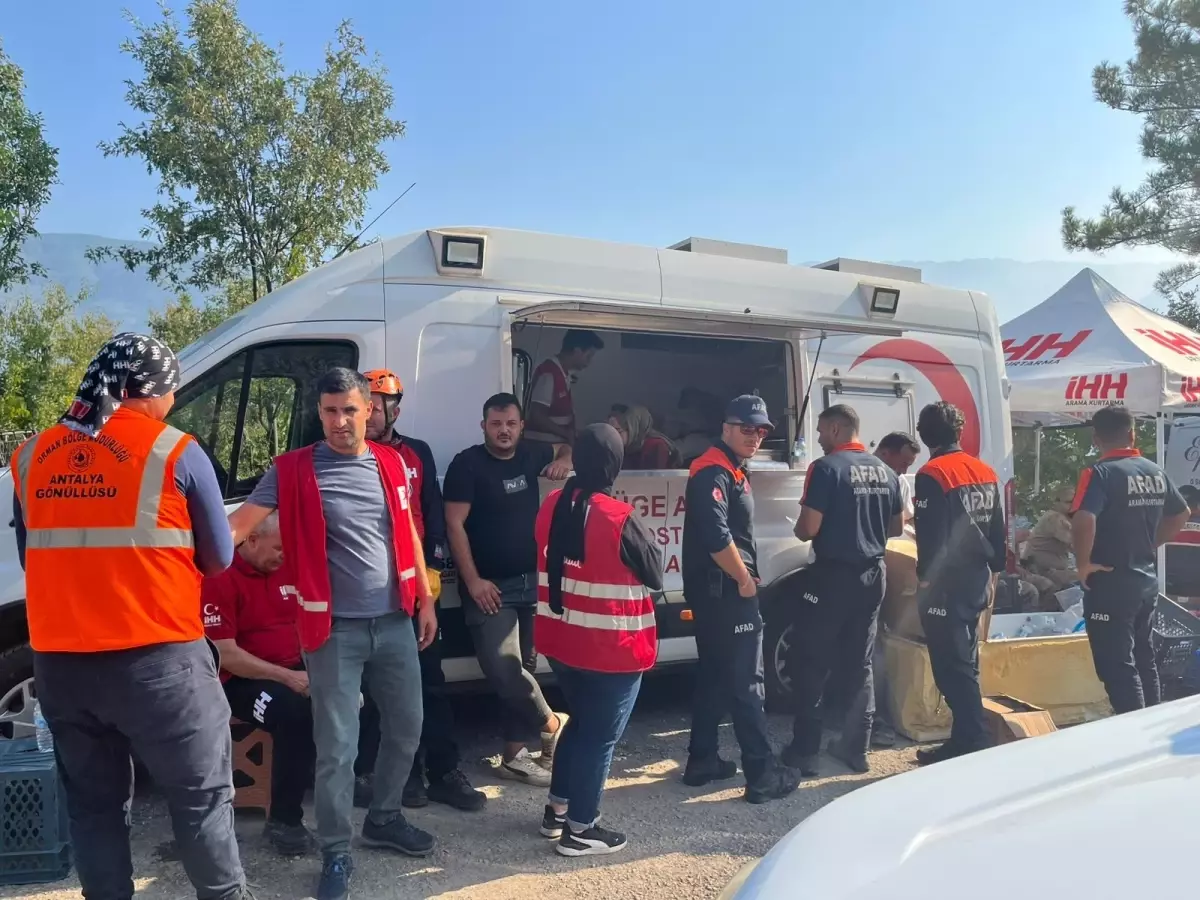 Türk Kızılay, Orman Yangınlarına Müdahale İçin Destek Sağlıyor
