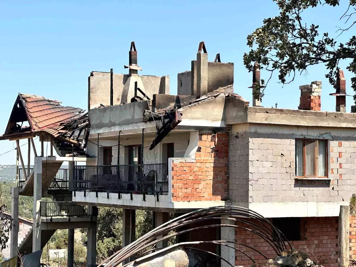 Uşak Sivaslı'da Orman Yangını Kontrol Altına Alındı