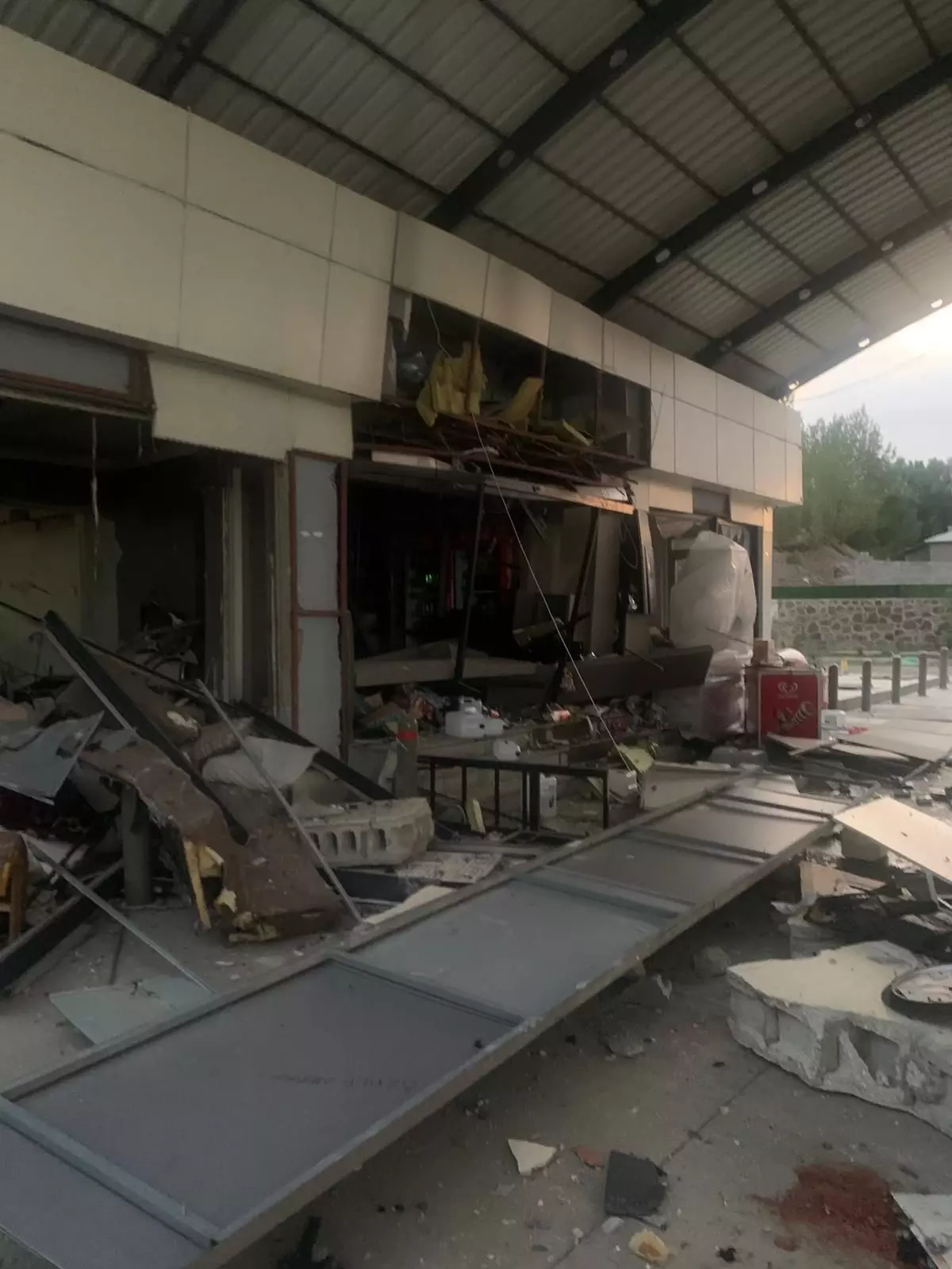 VAN'da Akaryakıt İstasyonunda Patlama: Bir Çalışan Ağır Yaralandı