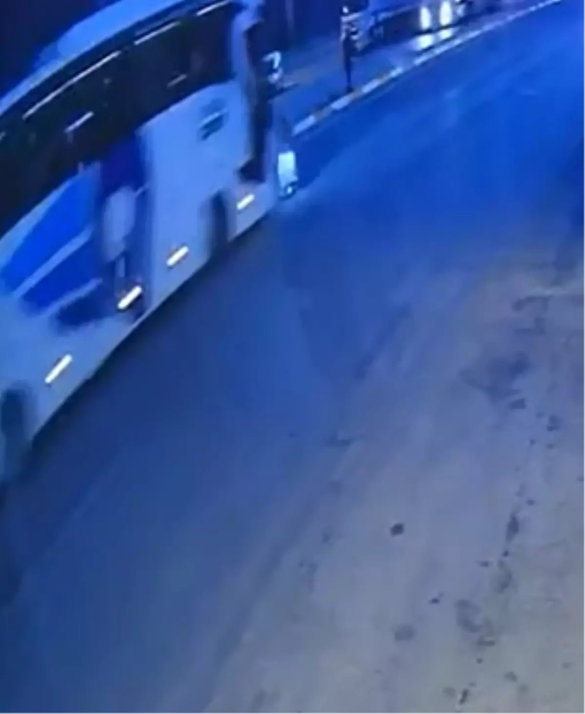 Koyulhisar'da Yolcu Otobüsü Yayaya Çarptı: 74 Yaşındaki Kadın Hayatını Kaybetti