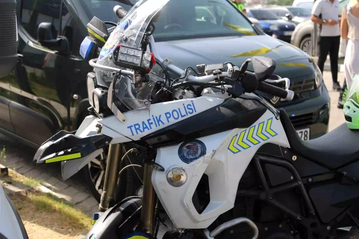 Aydın'da Trafik Kazası: Motosiklet ile Otomobil Çarpıştı