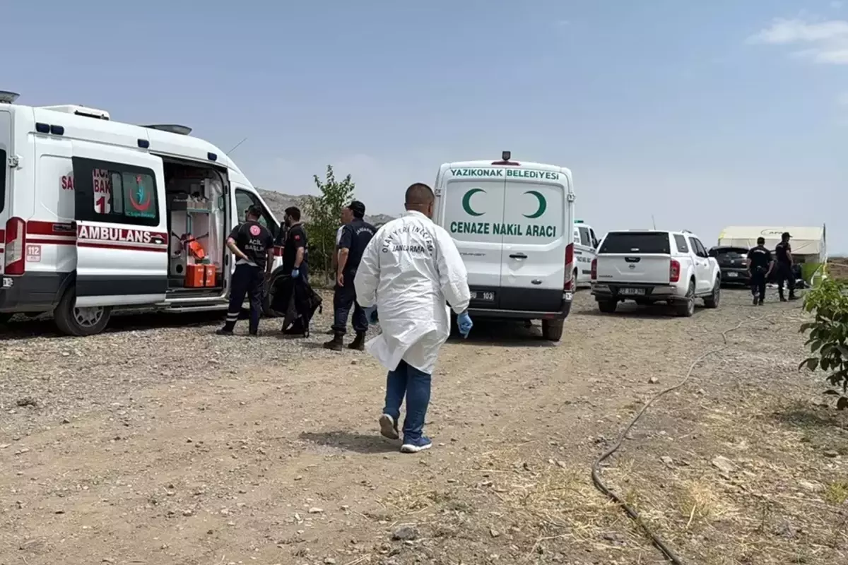 Biri kadın 2 kişi sulama havuzunda ölü bulundu