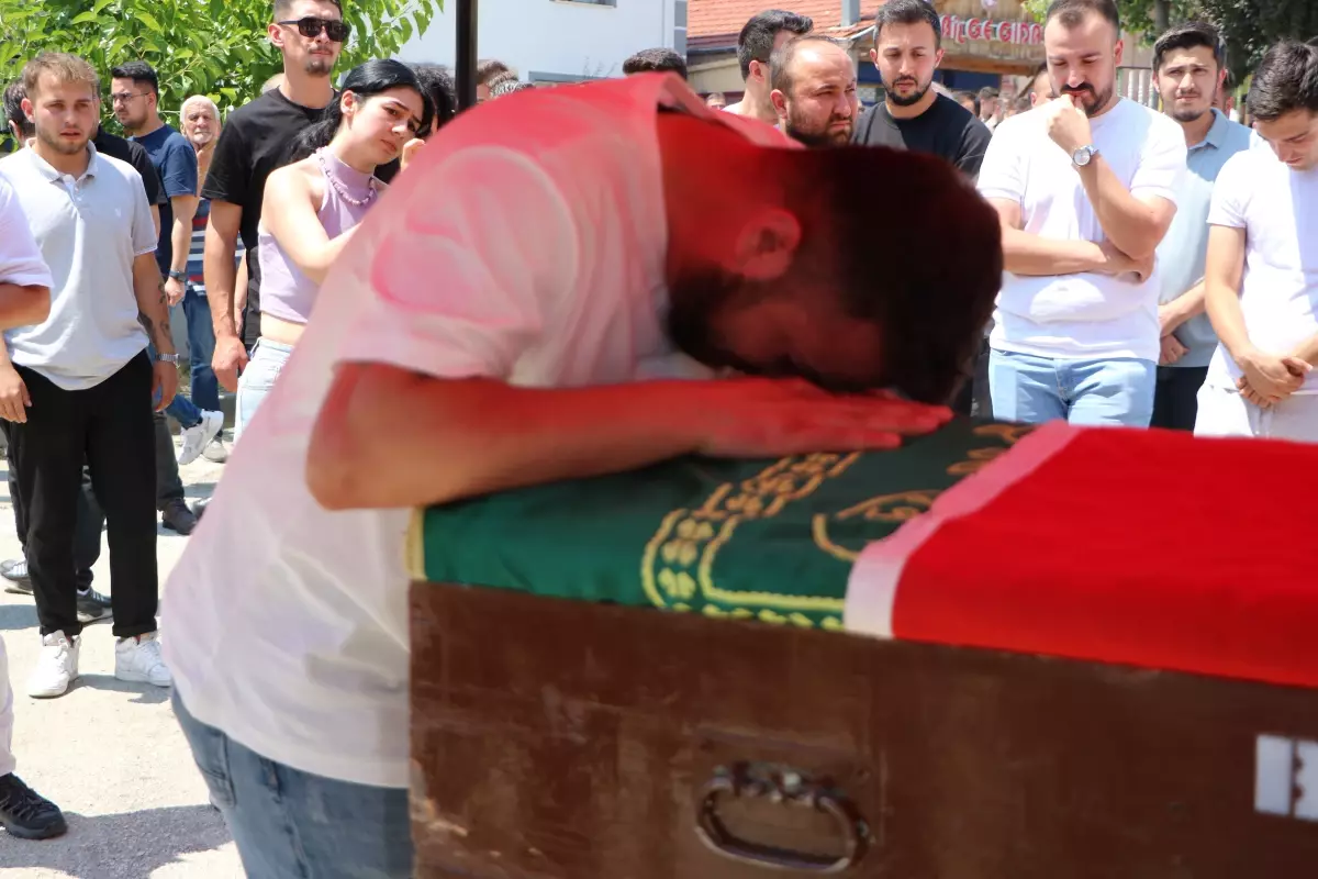 Orman Yangınında Gönüllü Olarak Görev Yapan Ahmet Demir Hayatını Kaybetti