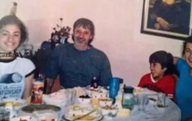 Dilan Çıtak'ın üvey babası Cem Çıtak kimdir? Cem Çıtak öldü mü, neden öldü? Dilan Çıtak'ın üvey babası Cem Çıtak kimdir? Cem Çıtak öldü mü, neden öldü?