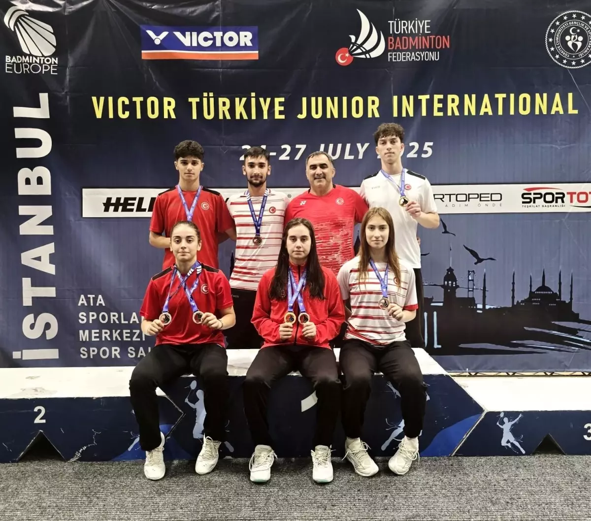 Erzincanlı Sporcular VICTOR Türkiye Junior International 2025 Turnuvasında Başarı Elde Etti