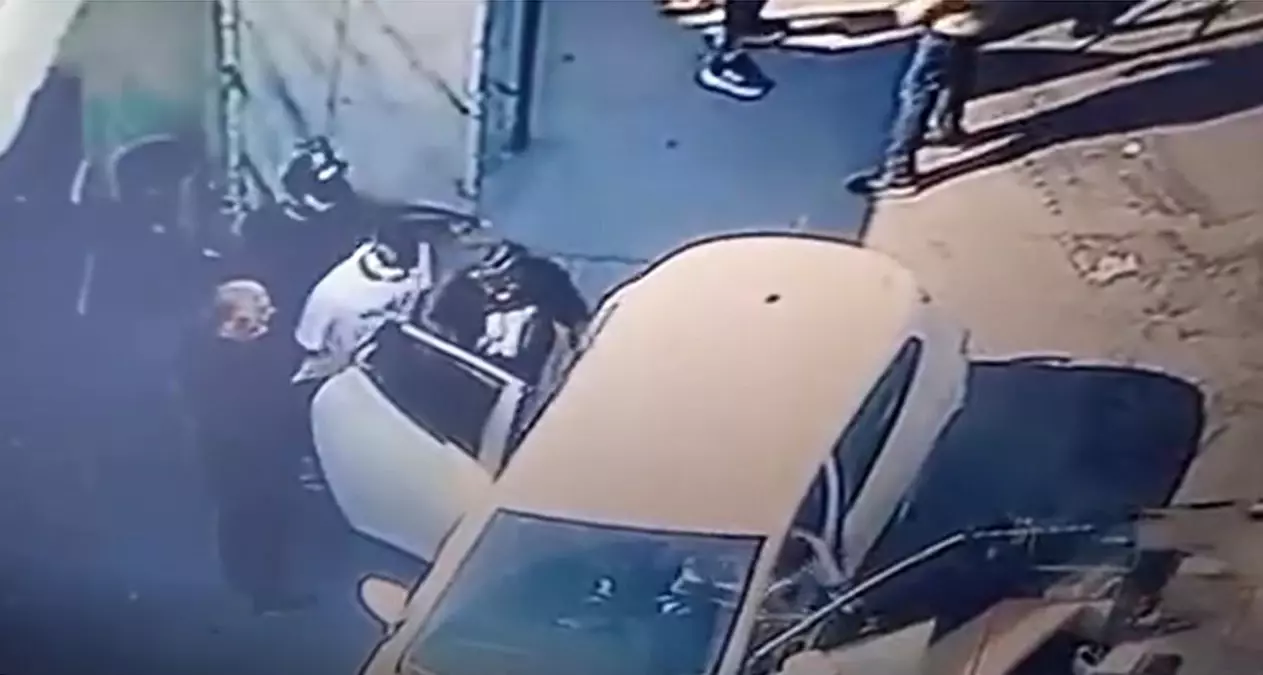 Esenyurt'ta Çocuklar Cüzdan ve Laptop Çaldı