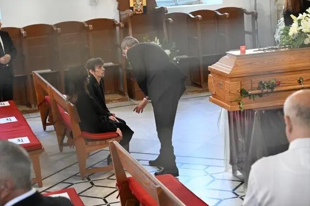 Fairuz bid farewell to her son Ziyad Rahbani