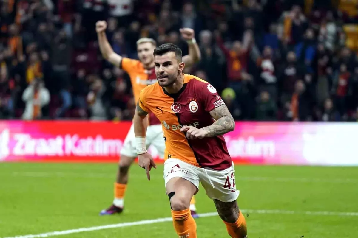 Galatasaray'dan Sözleşme Uzatma Hamlesi
