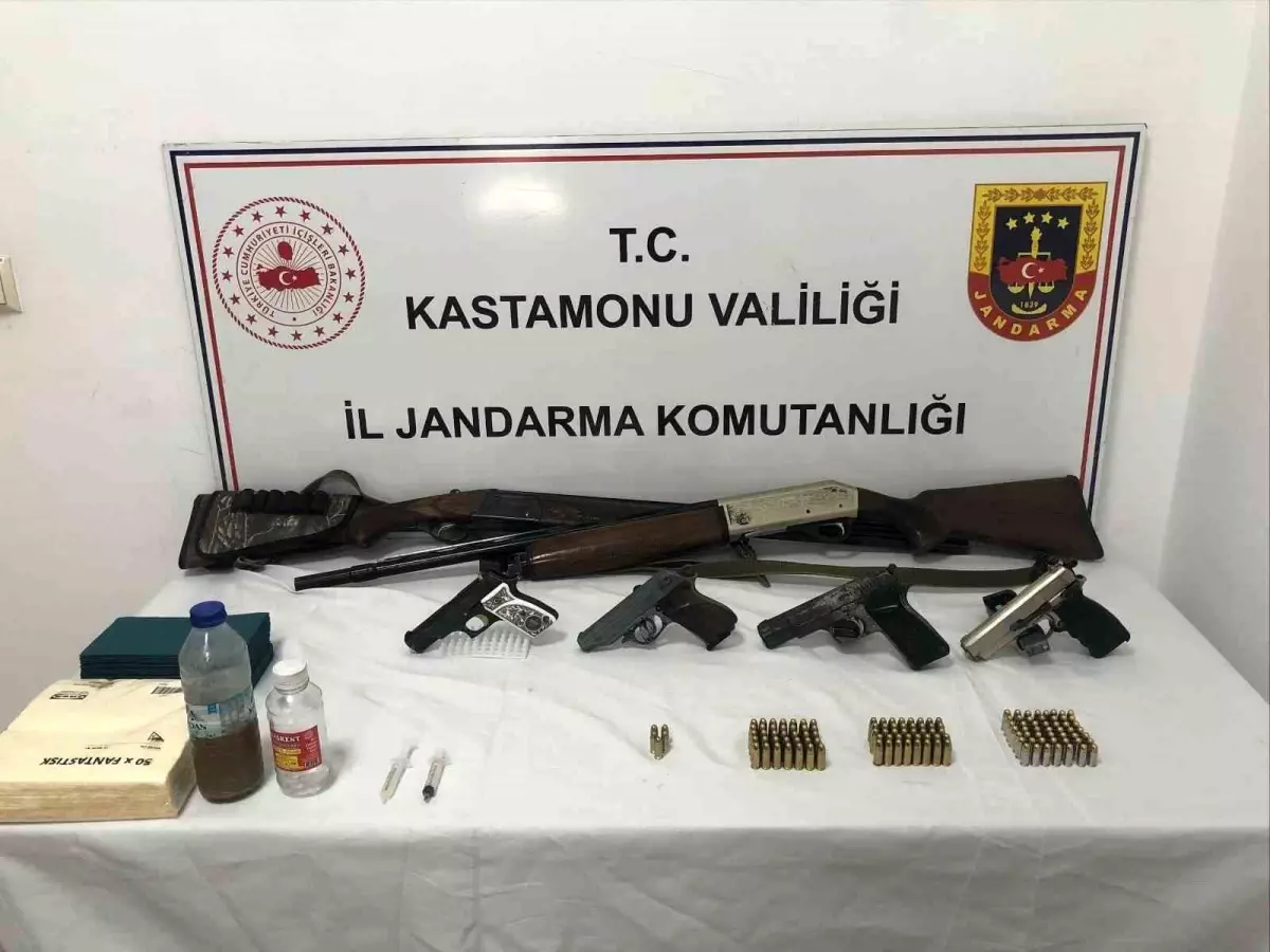 Kastamonu'da Silah Kaçakçılığı Operasyonu: 4 Gözaltı