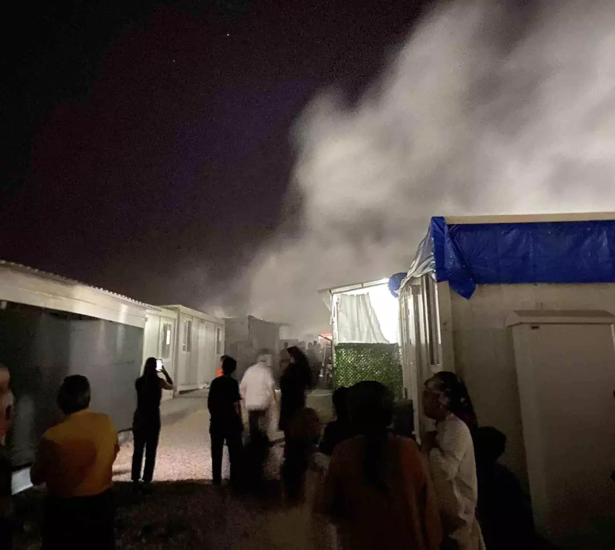 Adıyaman'da Konteyner Kentte Yangın Korkuya Neden Oldu