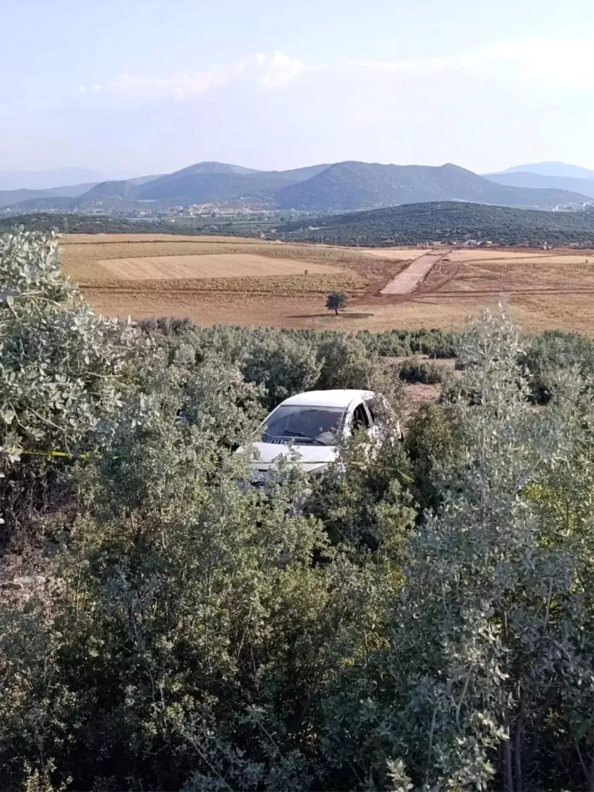 Antalya'da Şarampole Yuvarlanan Araçta Sürücü Hayatını Kaybetti