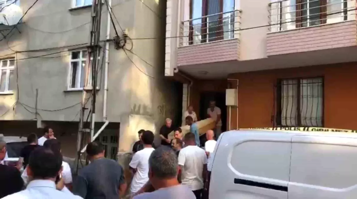 İstanbul'da Aile Cinayeti: Anne ve Baba Bıçakla Öldürüldü