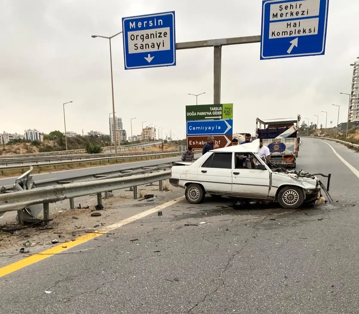Tarsus'ta Trafik Kazası: Bir Kardeş Hayatını Kaybetti, Diğeri Yaralandı
