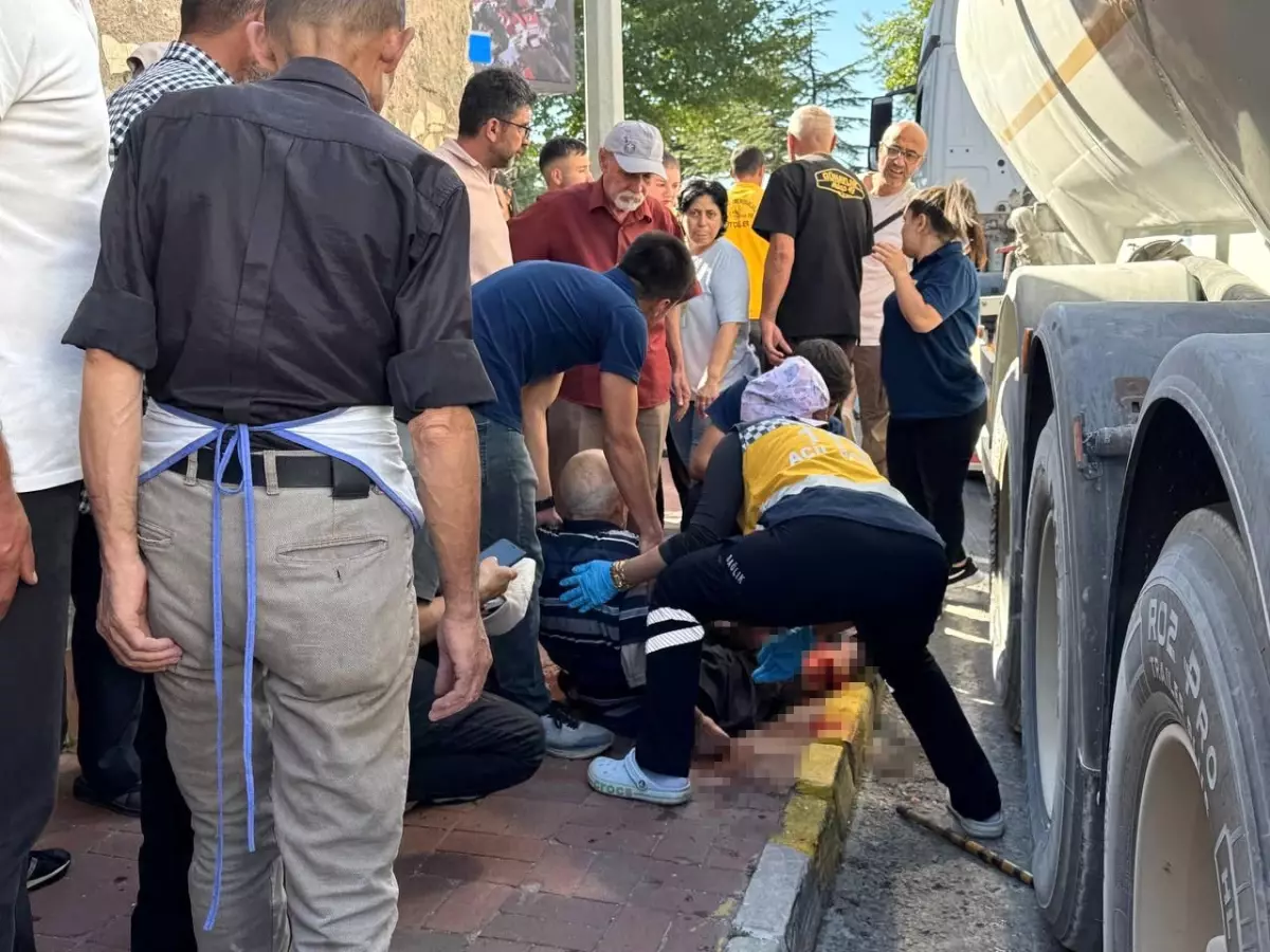 Isparta'da Tır Çarpması Sonucu 92 Yaşındaki Adam Hayatını Kaybetti