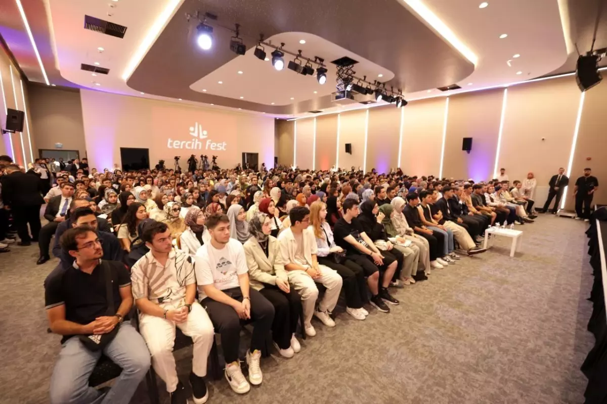 TÜRGEV'den Gençlere Yatırım: TercihFest 2025'te Geleceğin Rotası Belirlendi