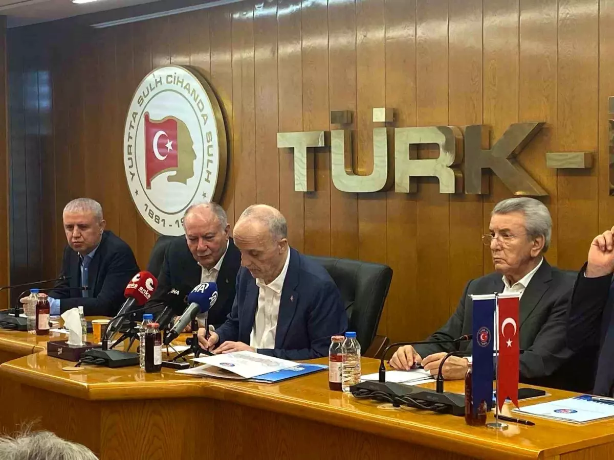 TÜRK-İŞ Başkanı Ergün Atalay'dan Grev Açıklamaları