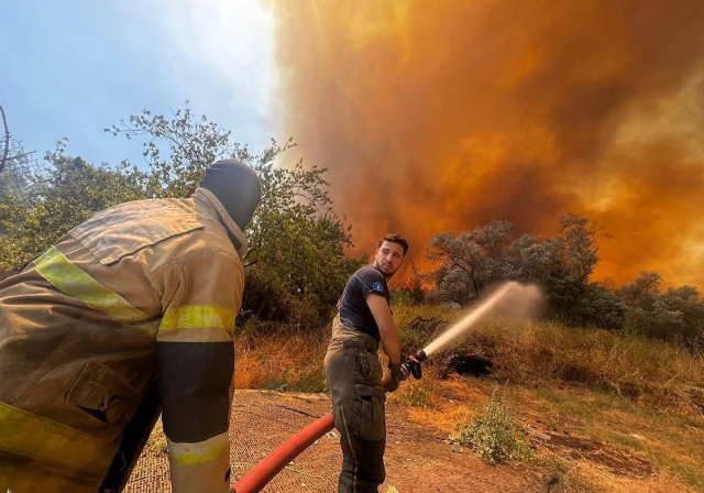 تم إخماد الحرائق في أوساك وكهرمان مرعش وإزمير بورنوفا