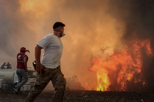 تم إخماد الحرائق في أوساك وكهرمان مرعش وإزمير بورنوفا
