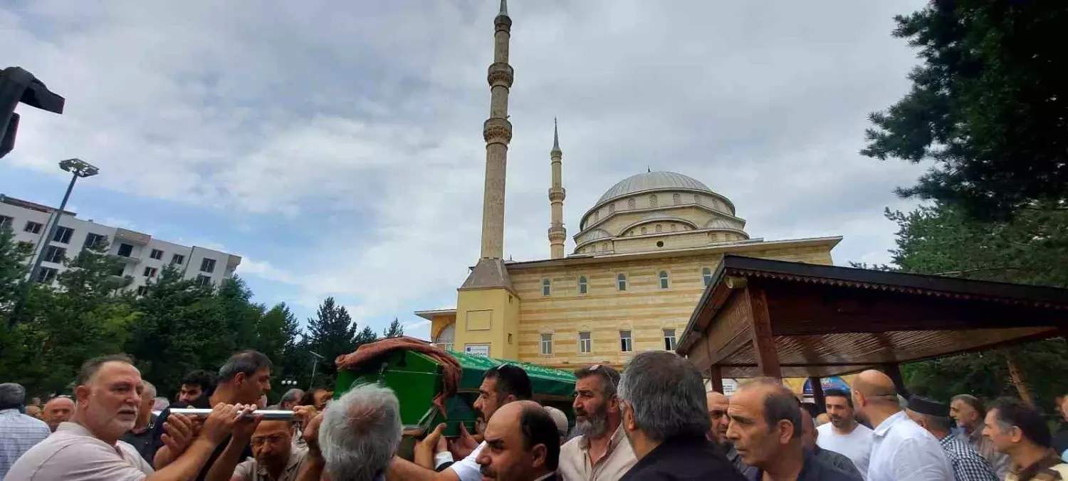 Atatürk Üniversitesi Öğretim Üyesi Prof. Dr. Ahmet Berhan Yılmaz'ın Annesi Vefat Etti