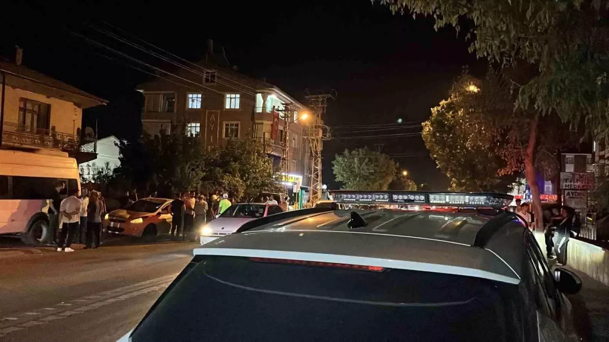 Konya'da Otomobil Kazasında Genç Çocuk Yaralandı