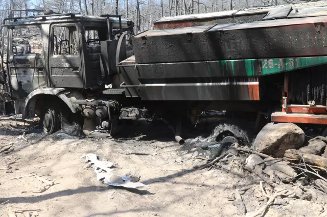 The area where 10 forest workers became martyrs! Vehicles turned to ashes, drag marks on the ground