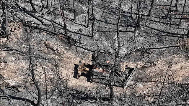 The area where 10 forest workers became martyrs! Vehicles turned to ashes, drag marks on the ground