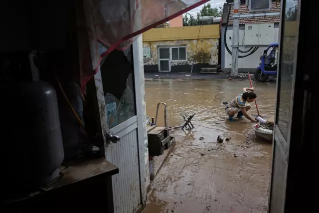 Warning from the president: 'Be prepared for the worst-case scenario' in the disaster that claimed 30 lives