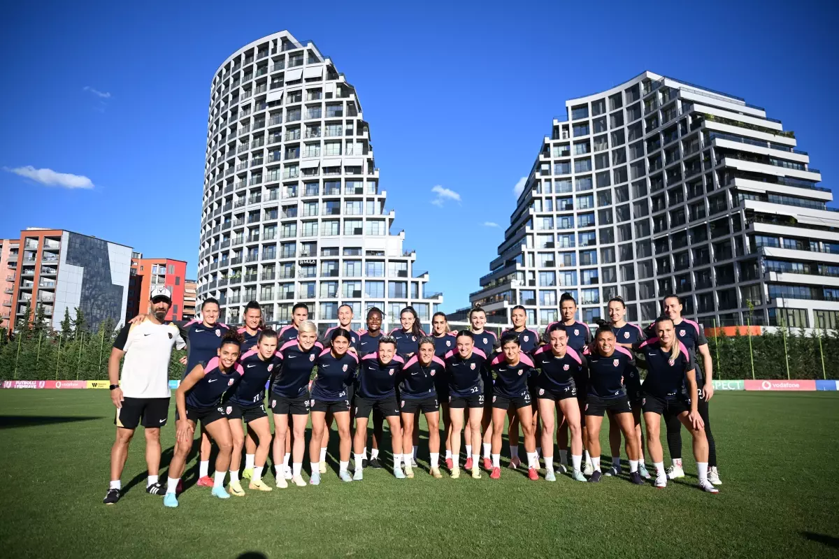 ABB FOMGET Kadın Futbol Takımı UEFA Şampiyonlar Ligi'nde İlk Maçına Çıkıyor