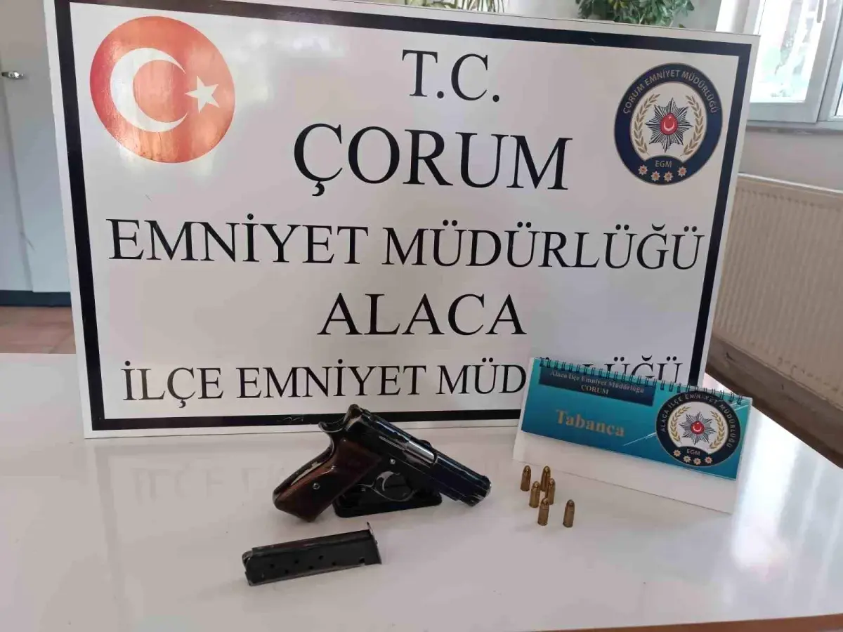 Çorum'un Alaca İlçesinde Ruhsatsız Silah Ele Geçirildi