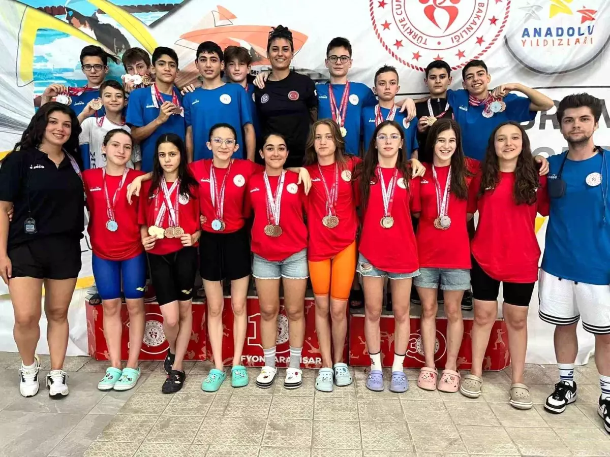 Eskişehirli Sporcular ANALİG Yüzme Müsabakalarında Başarı Gösterdi