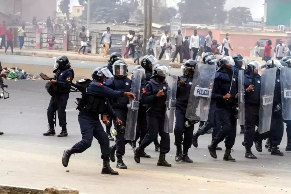 Angola'da akaryakıt zammı protestoları kanlı bitti: 4 ölü, 500 gözaltı