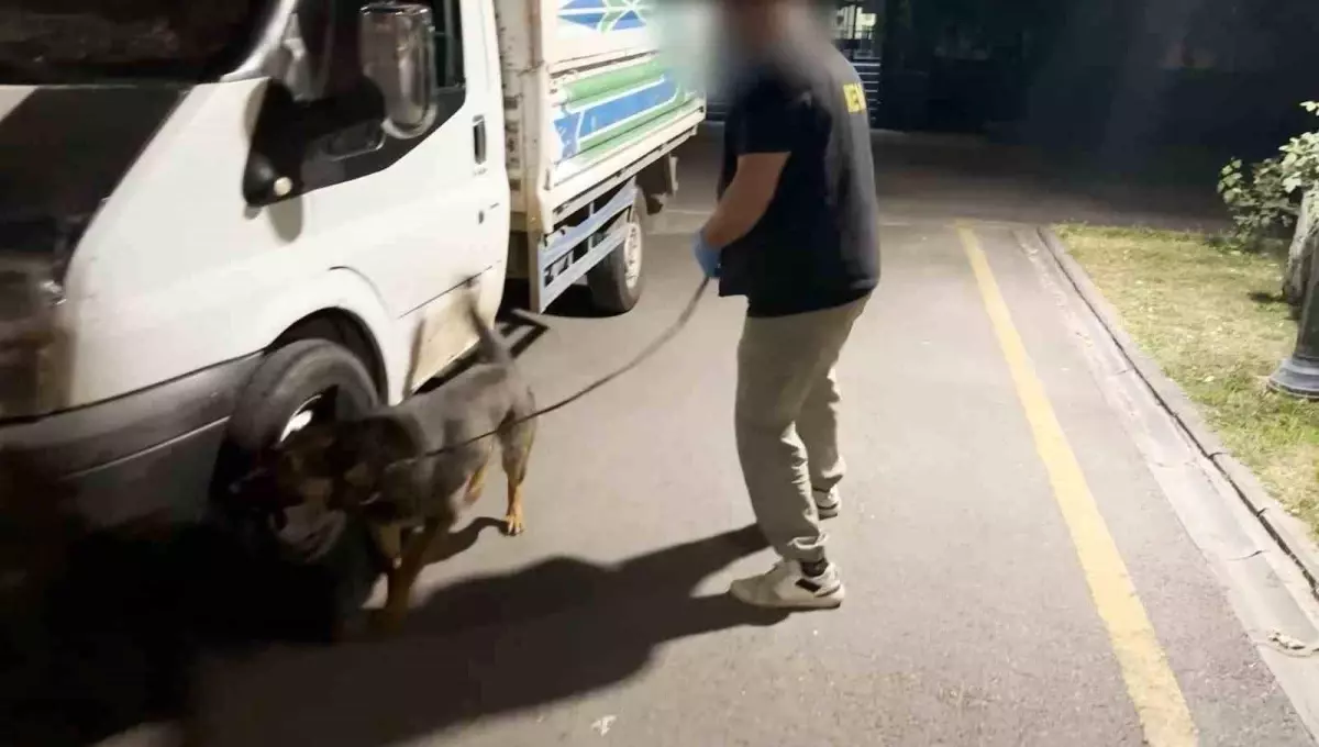 Batman'da Kamyonette 4.5 Kilo Esrar Ele Geçirildi