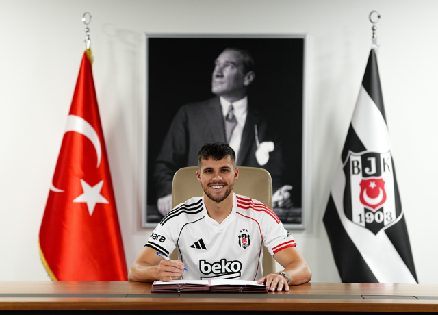 Beşiktaş David Jurasek Instagram hesabını kapattı mı, neden kapattı?