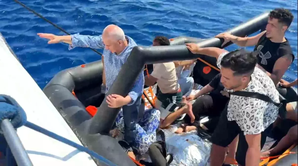 Bodrum Açıklarında 13 Düzensiz Göçmen Kurtarıldı
