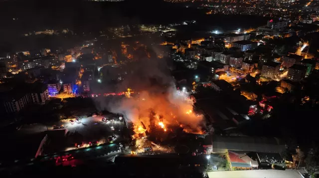 A fire broke out at the sponge factory near the forest in Çekmeköy
