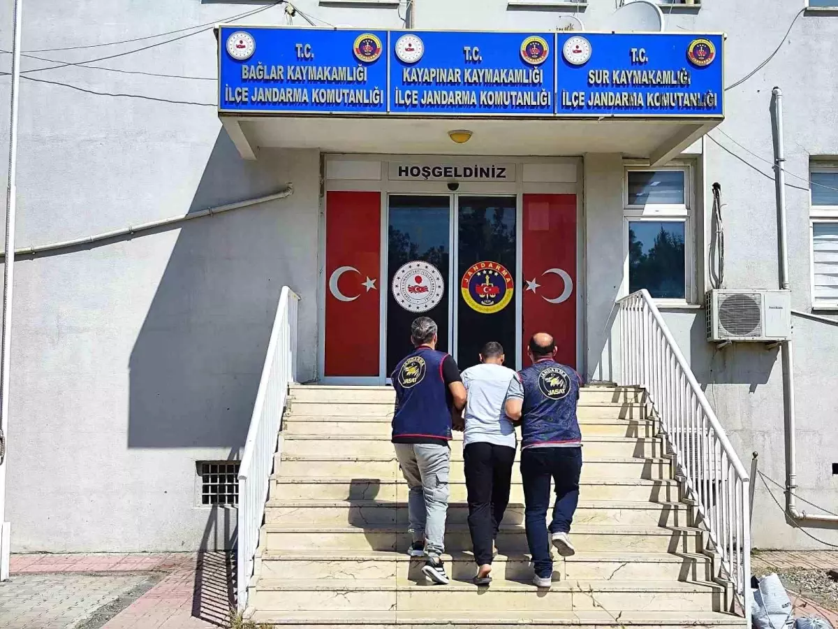 Diyarbakır'da Uyuşturucu Suçundan 2 Zanlı Tutuklandı
