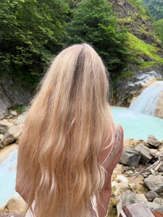 Dünyaca ünlü şarkıcı Otilia, Giresun'daki bir düğünde sahne aldı