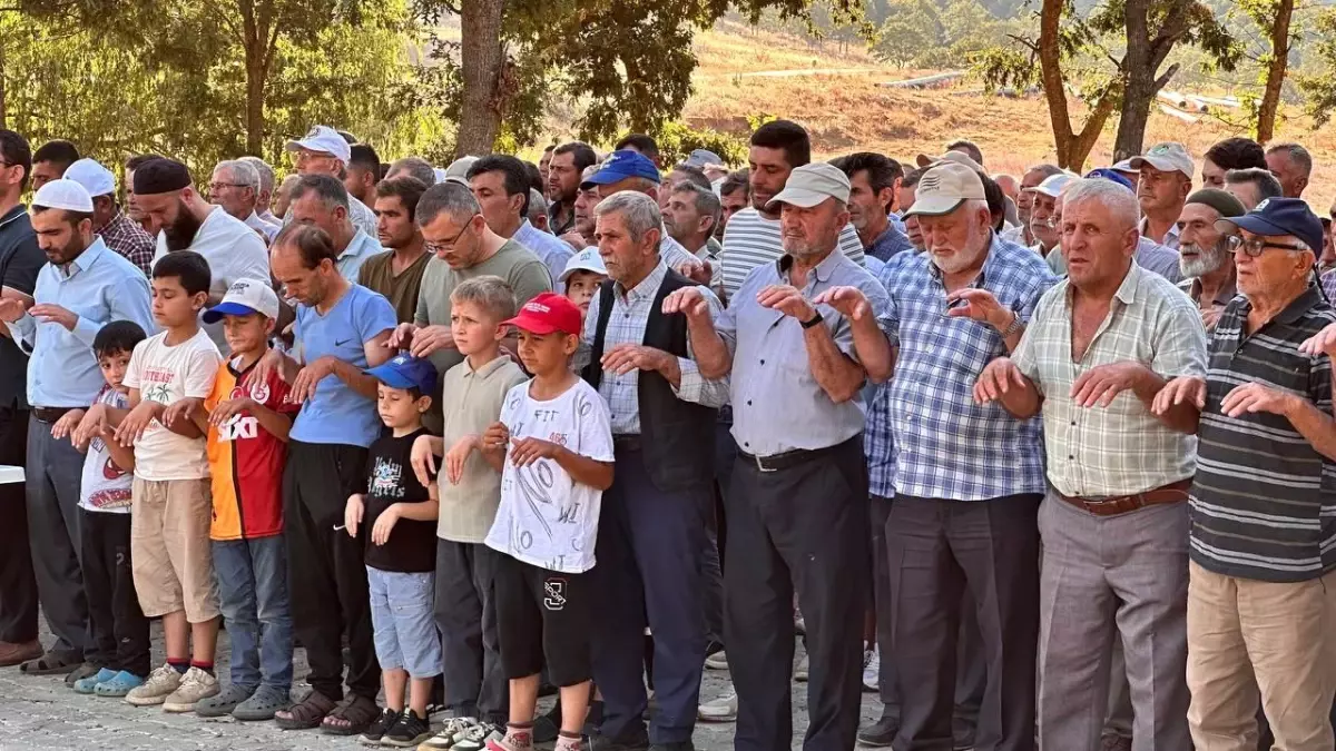 İznik'te Çiftçiler Kuraklık İçin Yağmur Duasına Çıktı