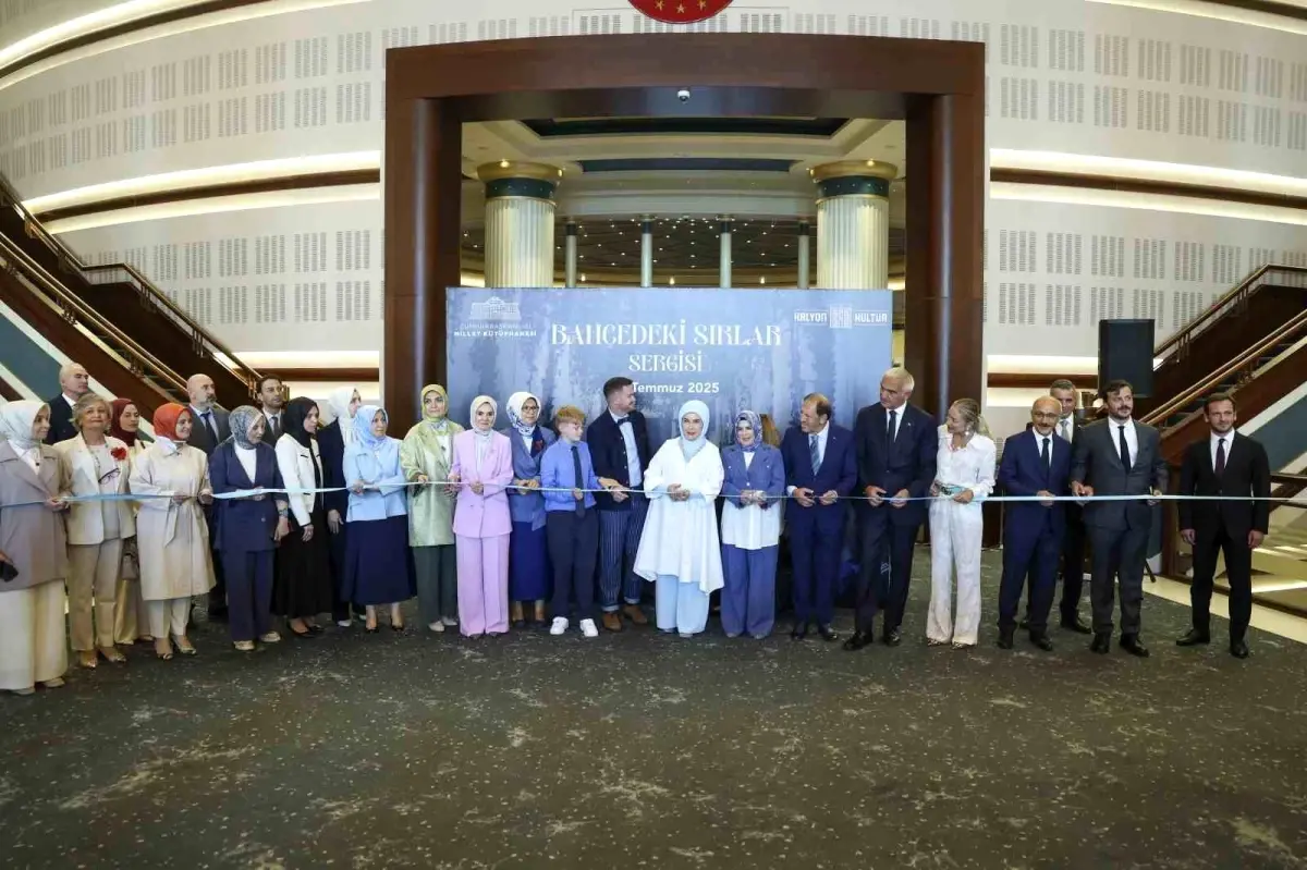 Emine Erdoğan, 'Bahçedeki Sırlar' sergisinin açılışını yaptı