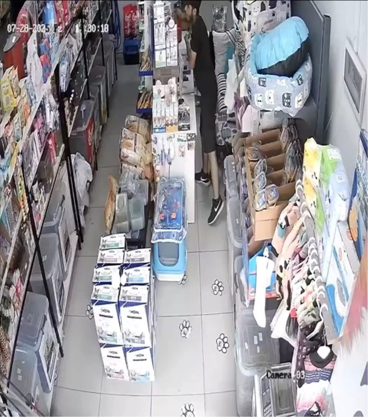 Esenyurt'ta Hırsızlık Anı Güvenlik Kamerasında
