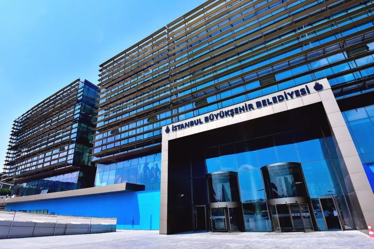 İBB&apos;ye yeni yolsuzluk operasyonu! 25 kişi hakkında gözaltı kararı verildi