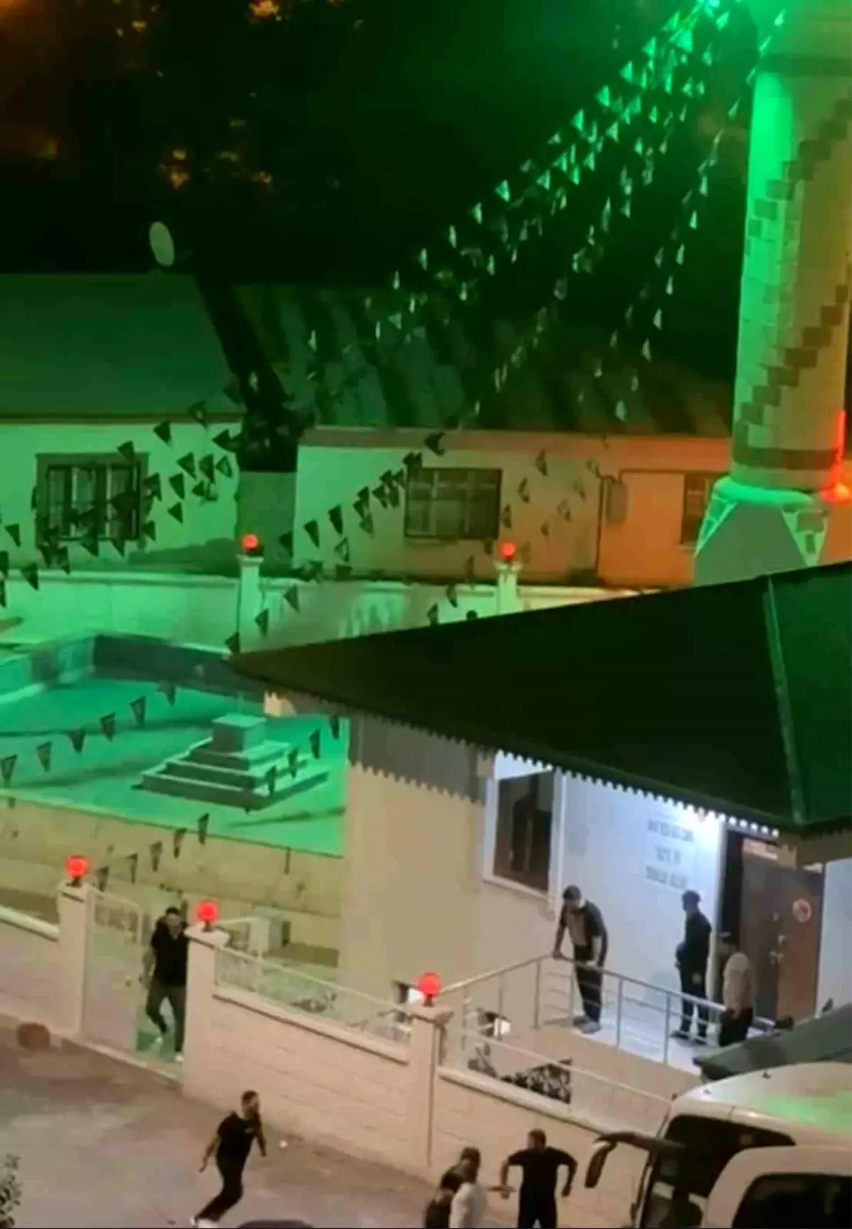 Iğdır'da Sürmeli Camisi'nde Gece Gerilim: Sarhoş Saldırgan Yakalandı