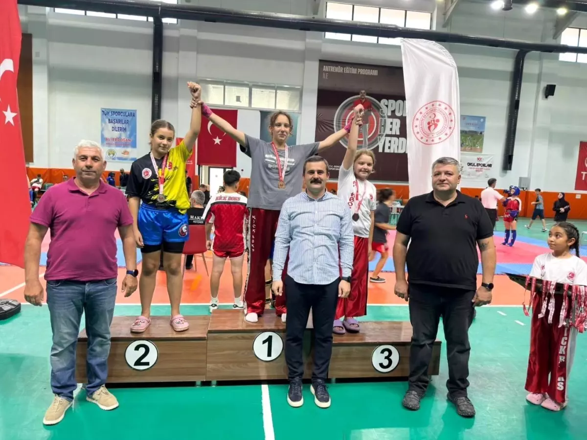 Köyceğiz'de Kick Boks Şampiyonası Tamamlandı