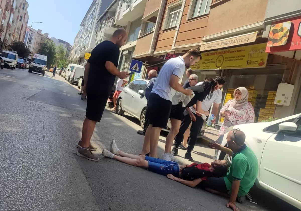 Edirne'de Motosiklet Yayaya Çarptı: İki Yaralı