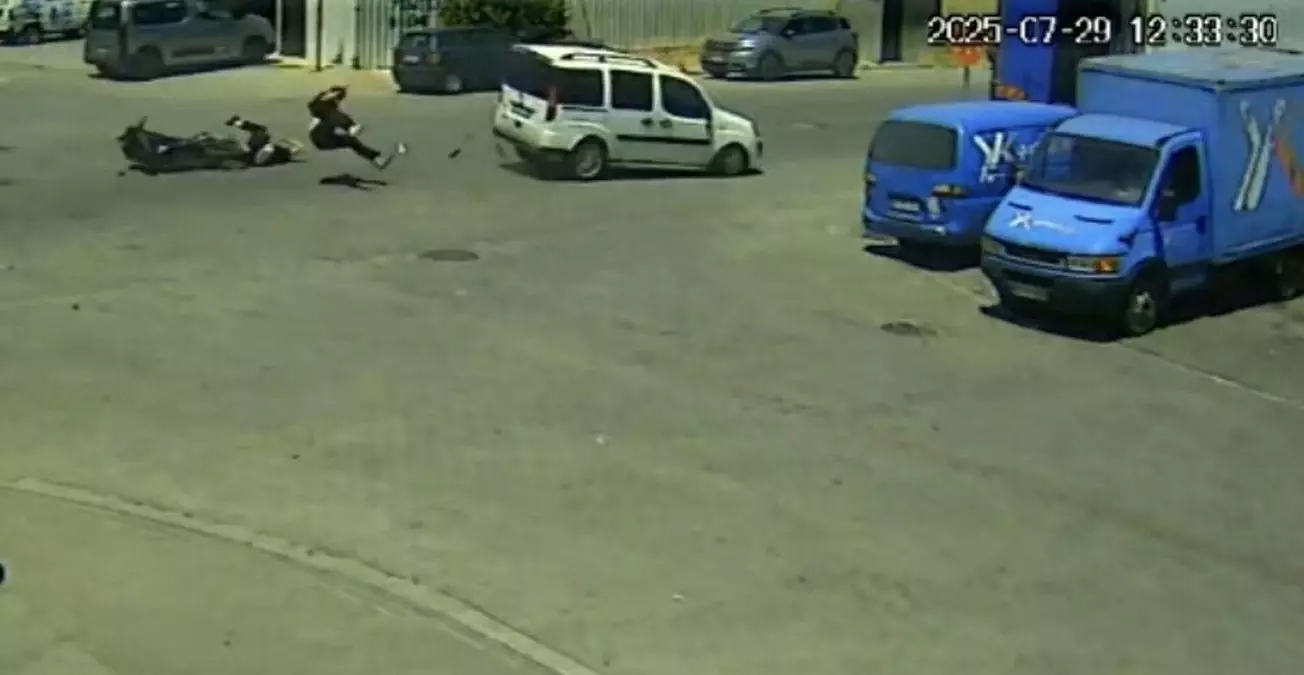 Aydın'da Motosiklet Kazası: 1'i Ağır 2 Yaralı