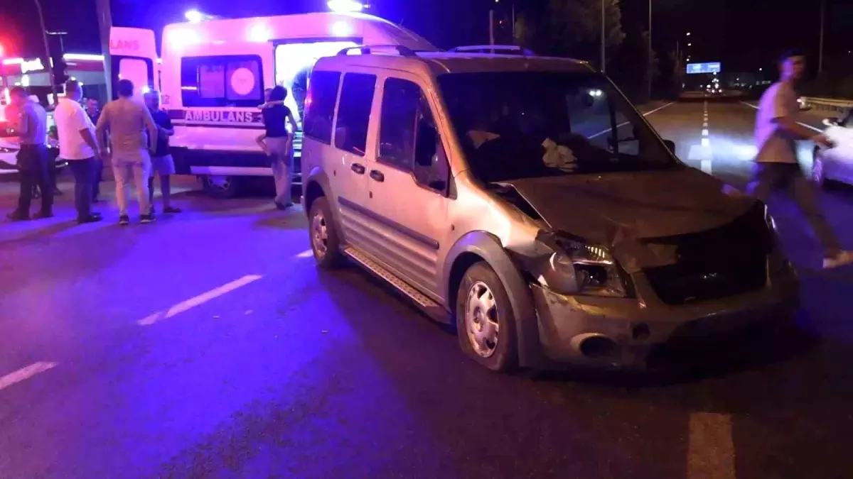 Kütahya'da Trafik Kazası: 3 Yaralı