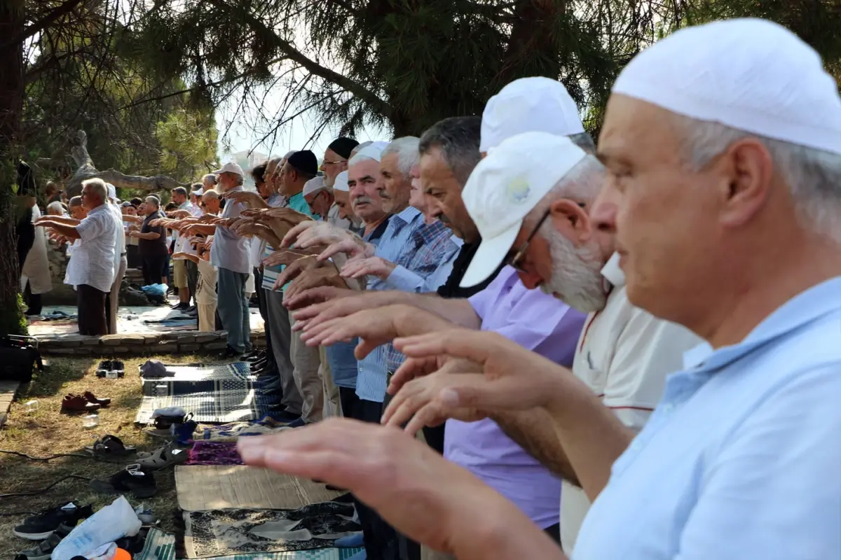 Yangınların 1 haftadır sürdüğü Karabük'te halk yağmur duasına çıktı