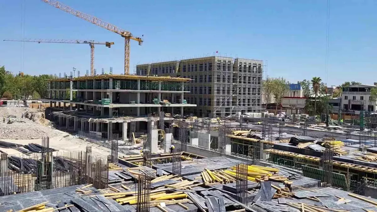 Adıyaman'da Modern Çarşı ve Meydan Projesi Yükseliyor
