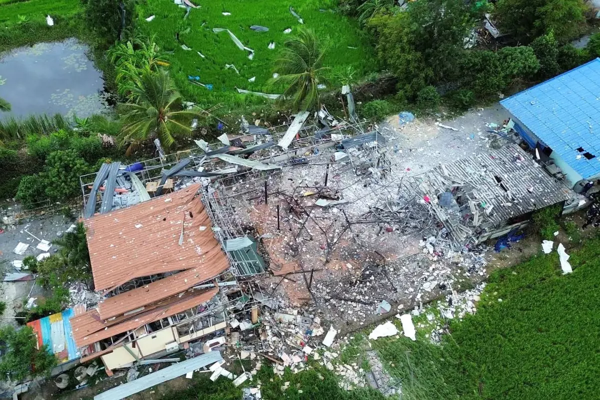Tayland'da Havai Fişek Fabrikasında Patlama: 9 Ölü