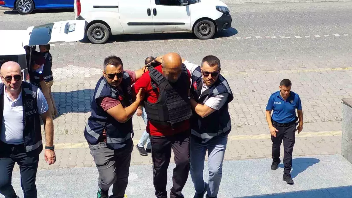 Arazi Anlaşmazlığı Nedeniyle Amcasının Oğlunu Vuran Emekli Polis Adliyeye Sevk Edildi